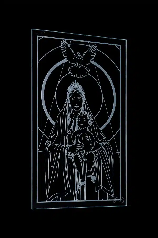 Grand buste de la Vierge Marie portant l’agneau et l’enfant Jesus.