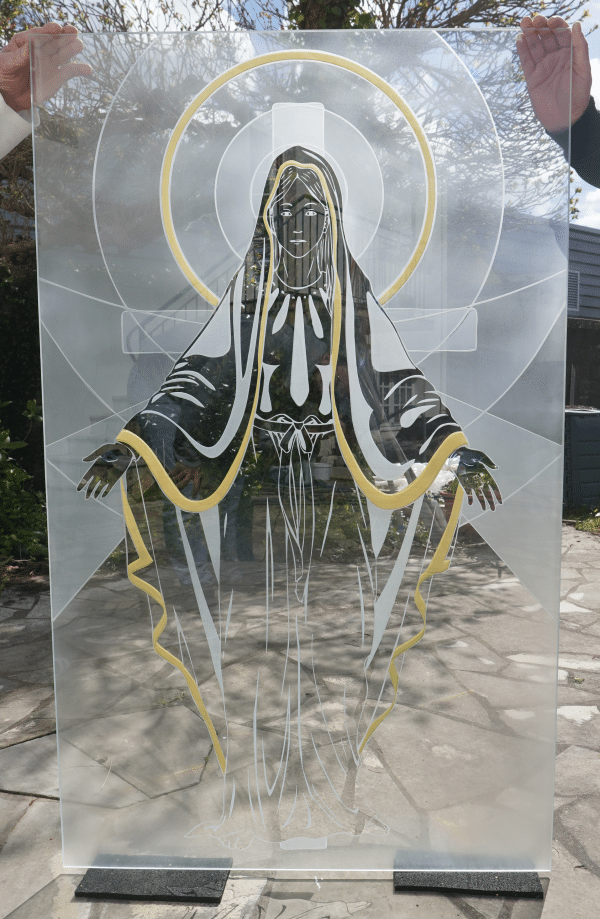 Vierge transparente