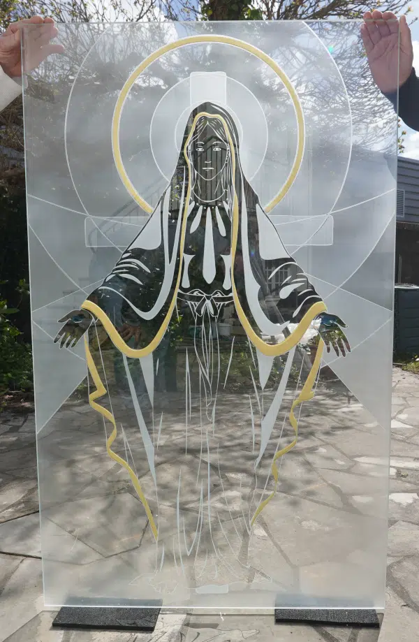 Vierge transparente