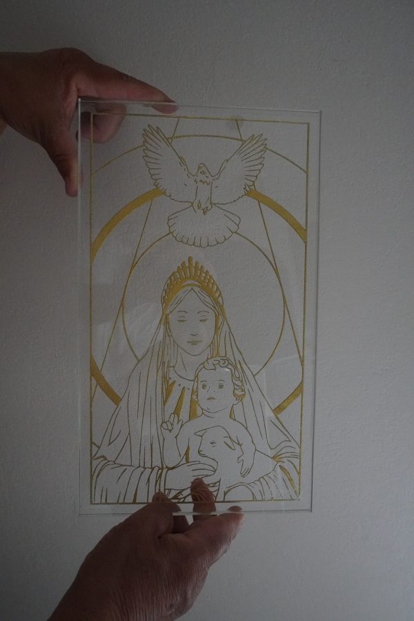 DSC00236 Moyen buste Or de la Vierge Marie portant l'agneau et l'enfant Jesus.