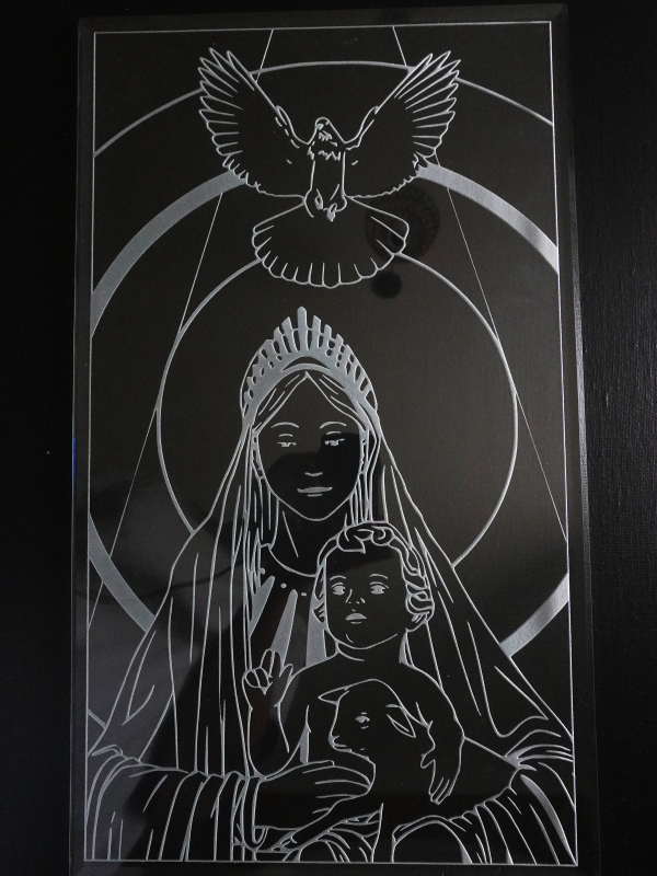 DSC00244 Grand buste avec biseau de la Vierge Marie portant l’agneau et l’enfant Jesus.