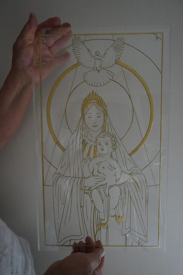 DSC00254 Grand buste Or avec biseau et trous de la Vierge Marie portant l’agneau et l’enfant Jesus.